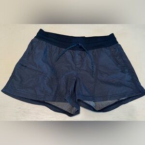 THE NORTH FACE, Women’s Sport Shorts, Size L. Navy blue Color.